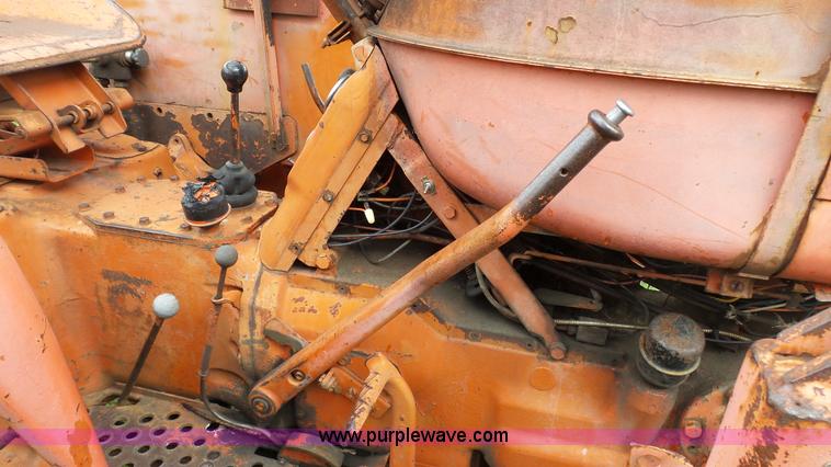 image for item K4168 Allis Chalmers D17 tractor