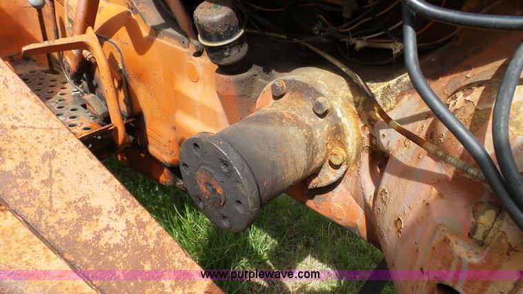 image for item K4168 Allis Chalmers D17 tractor