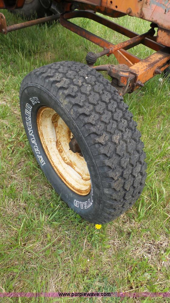 image for item K4168 Allis Chalmers D17 tractor