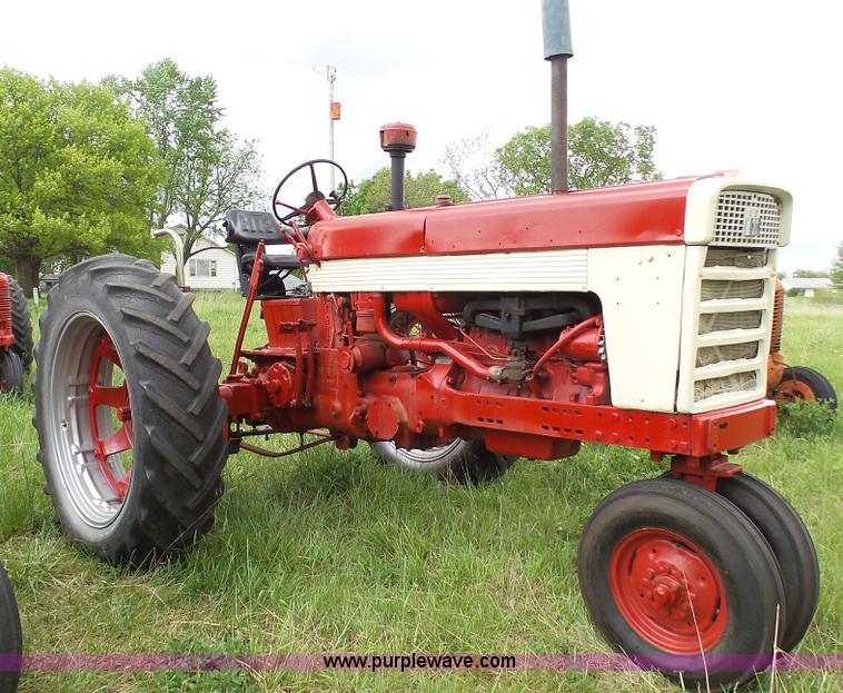 image for item K4169 International 460 tractor