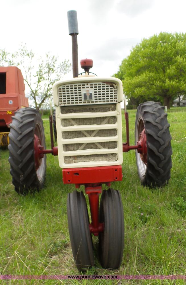 image for item K4169 International 460 tractor
