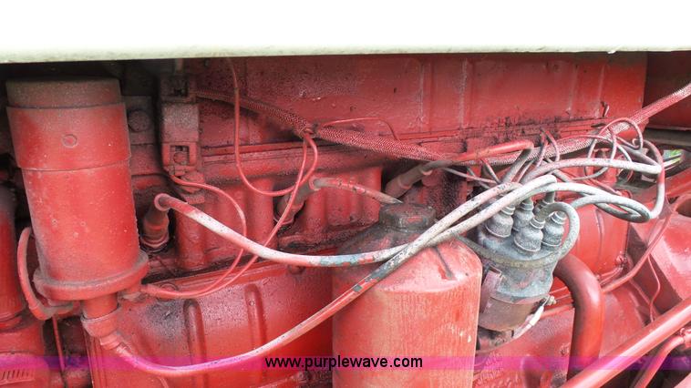 image for item K4169 International 460 tractor