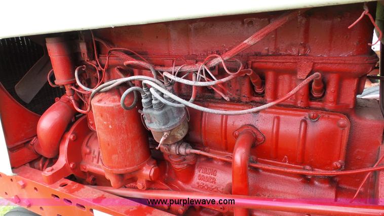 image for item K4169 International 460 tractor