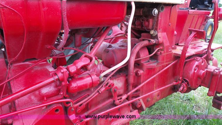 image for item K4169 International 460 tractor