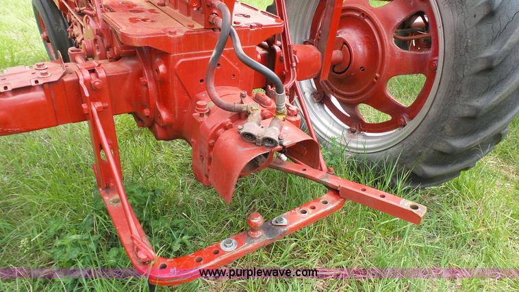 image for item K4169 International 460 tractor