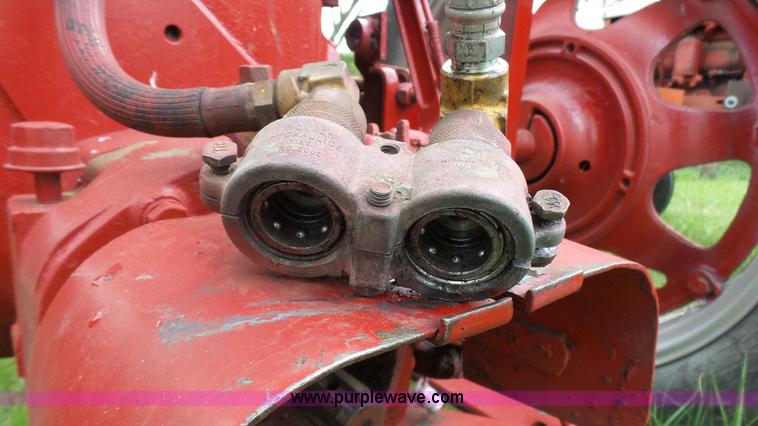 image for item K4169 International 460 tractor