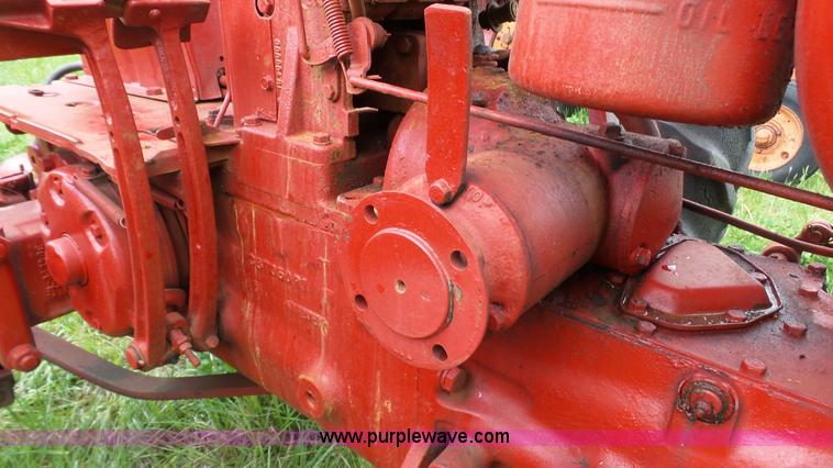 image for item K4169 International 460 tractor
