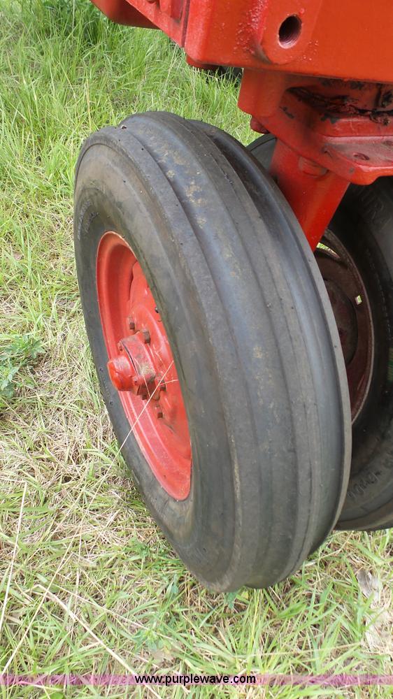 image for item K4169 International 460 tractor