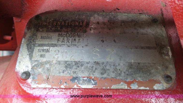 image for item K4169 International 460 tractor