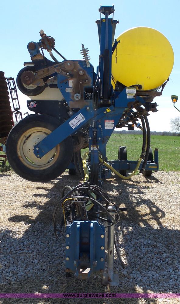 image for item K5168 2003 Kinze 3600 no-till planter