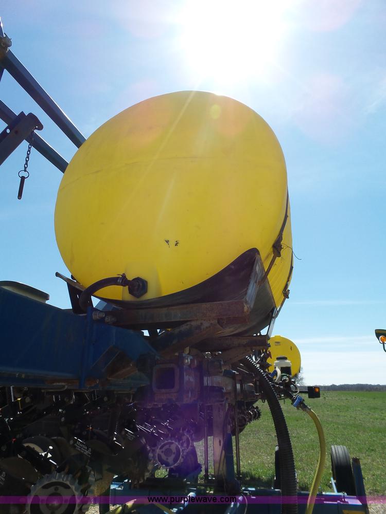 image for item K5168 2003 Kinze 3600 no-till planter