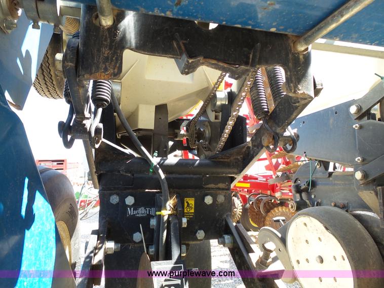 image for item K5168 2003 Kinze 3600 no-till planter