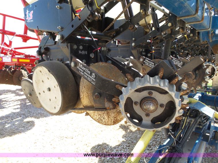image for item K5168 2003 Kinze 3600 no-till planter