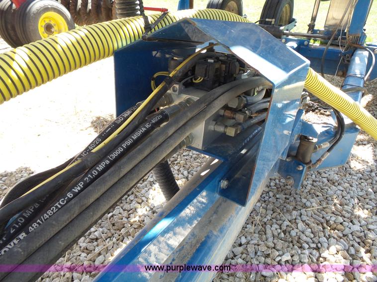 image for item K5168 2003 Kinze 3600 no-till planter