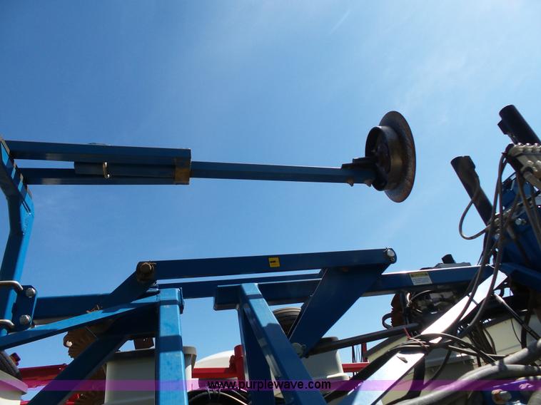 image for item K5168 2003 Kinze 3600 no-till planter