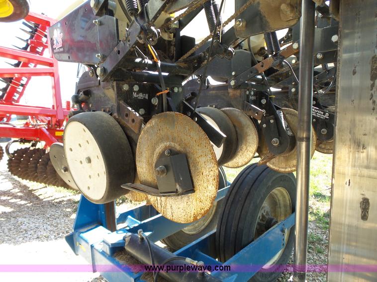 image for item K5168 2003 Kinze 3600 no-till planter