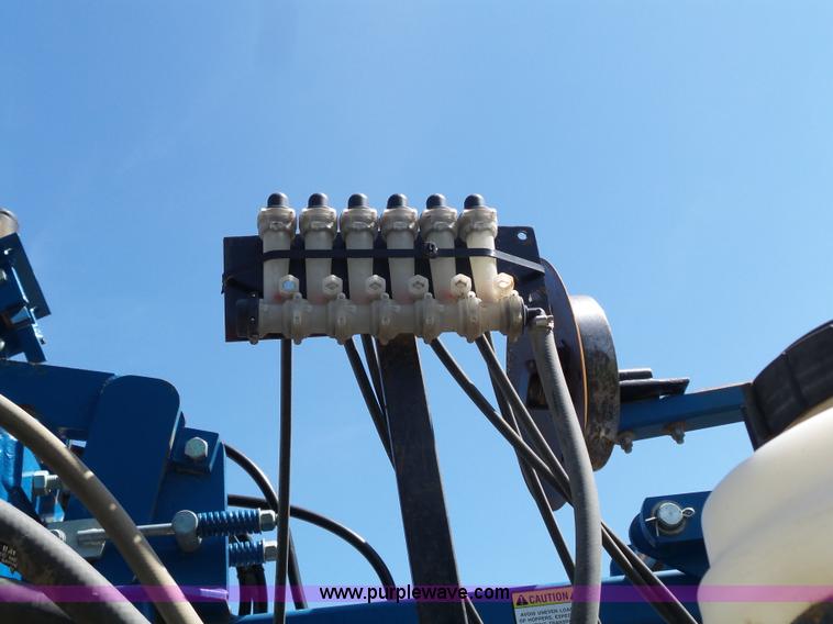 image for item K5168 2003 Kinze 3600 no-till planter