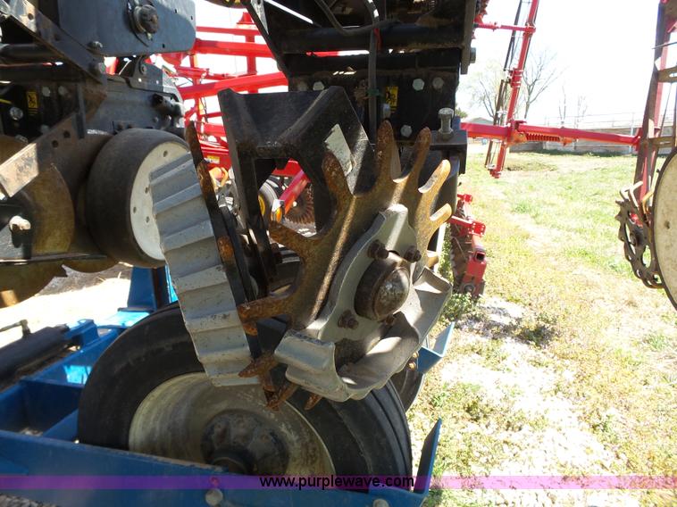 image for item K5168 2003 Kinze 3600 no-till planter