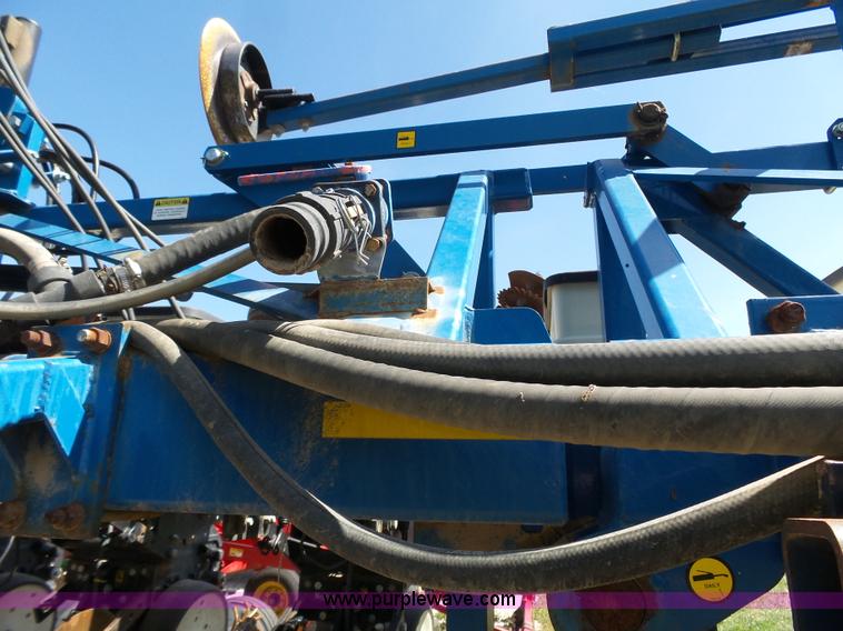 image for item K5168 2003 Kinze 3600 no-till planter