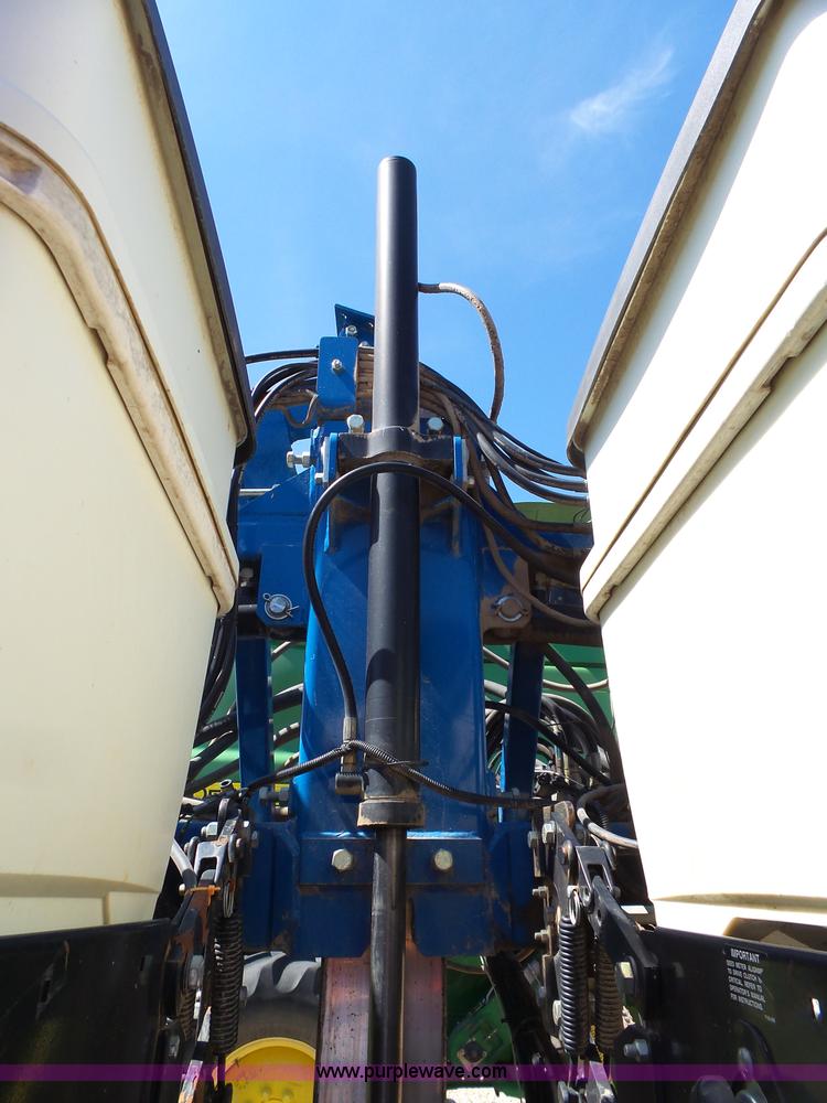 image for item K5168 2003 Kinze 3600 no-till planter