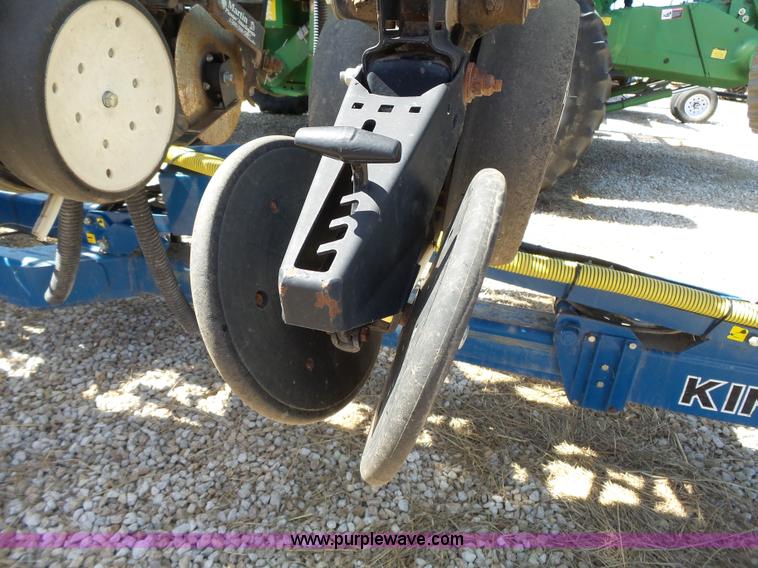 image for item K5168 2003 Kinze 3600 no-till planter