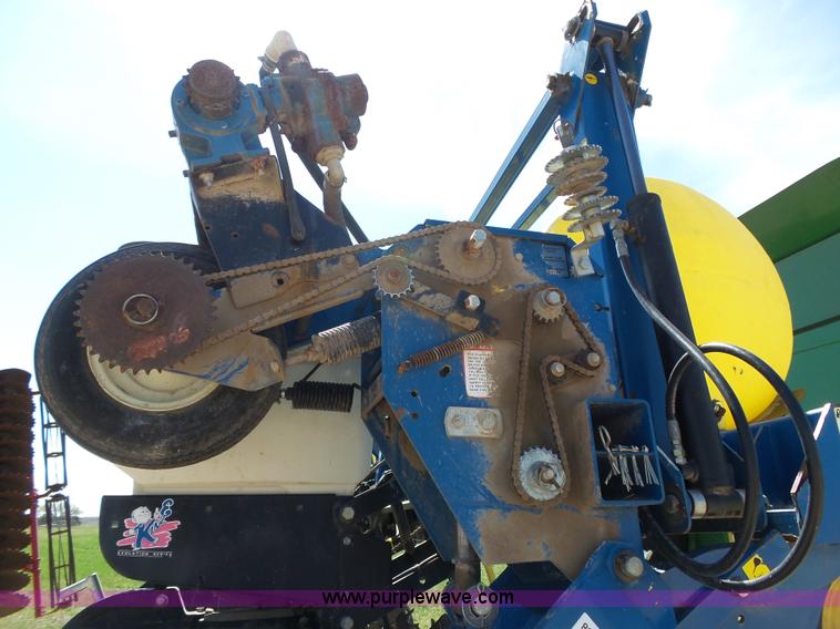 image for item K5168 2003 Kinze 3600 no-till planter