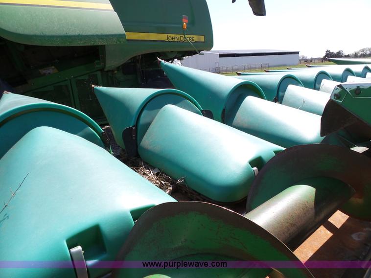 image for item K5173 1995 John Deere 1293 corn head