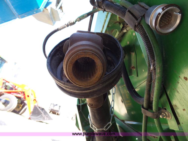 image for item K5173 1995 John Deere 1293 corn head