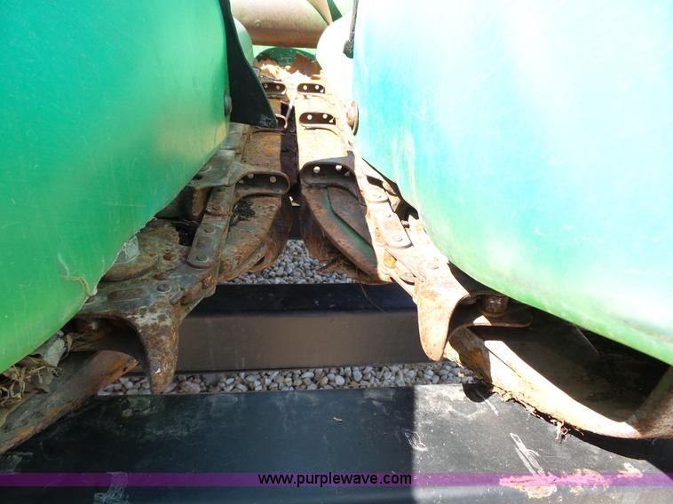 image for item K5173 1995 John Deere 1293 corn head