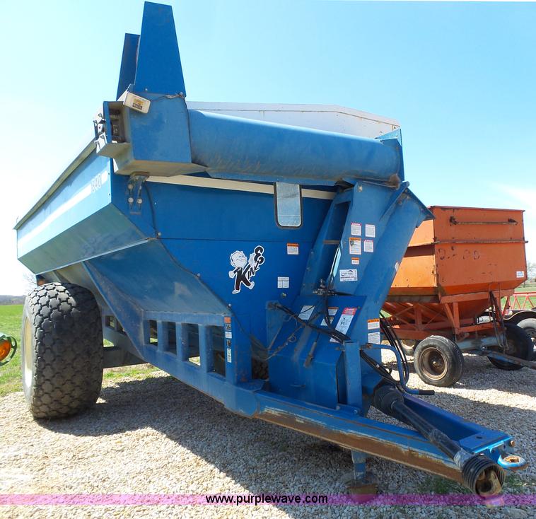 image for item K5174 Kinze 840 grain cart