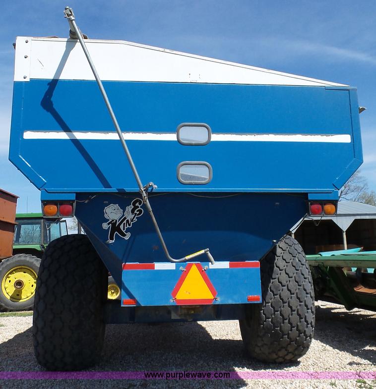 image for item K5174 Kinze 840 grain cart