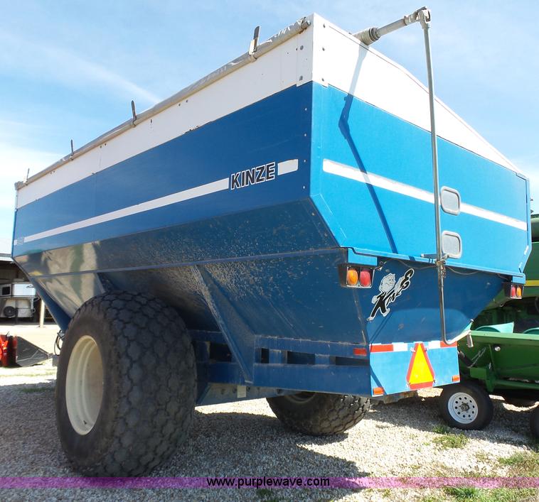 image for item K5174 Kinze 840 grain cart