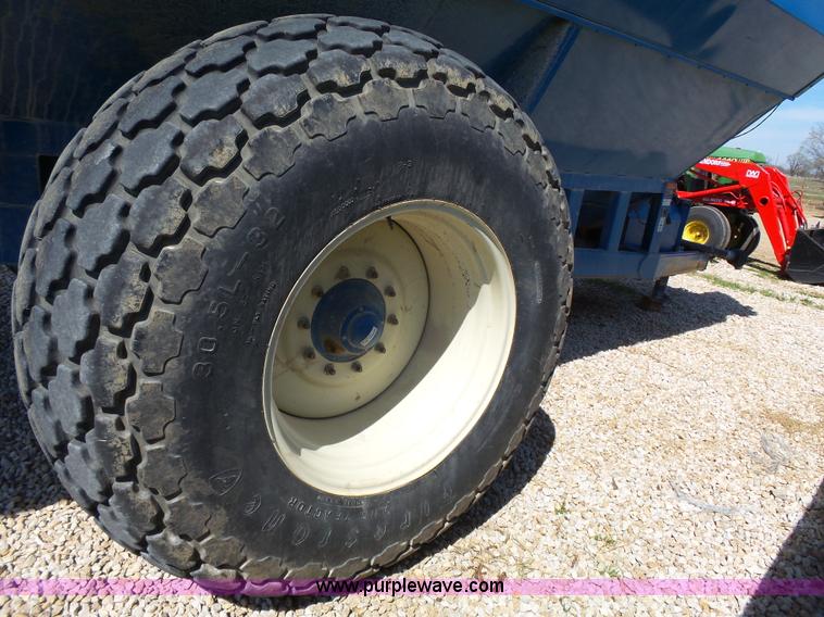 image for item K5174 Kinze 840 grain cart