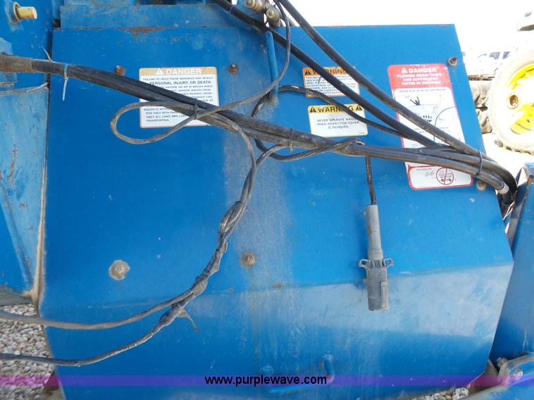 image for item K5174 Kinze 840 grain cart