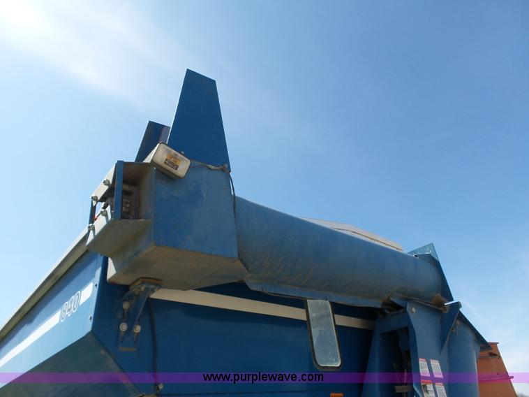 image for item K5174 Kinze 840 grain cart