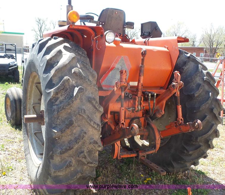 image for item K5247 1972 Allis Chalmers 200 tractor