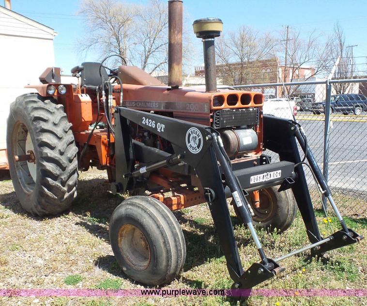 image for item K5247 1972 Allis Chalmers 200 tractor