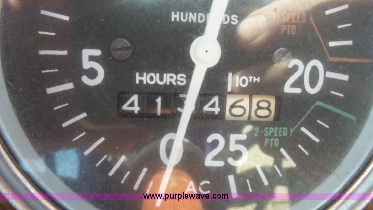 image for item K5247 1972 Allis Chalmers 200 tractor