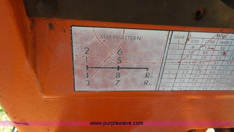 image for item K5247 1972 Allis Chalmers 200 tractor