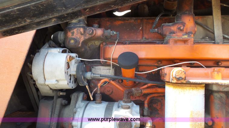 image for item K5247 1972 Allis Chalmers 200 tractor