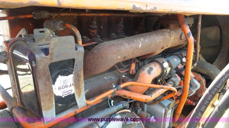 image for item K5247 1972 Allis Chalmers 200 tractor