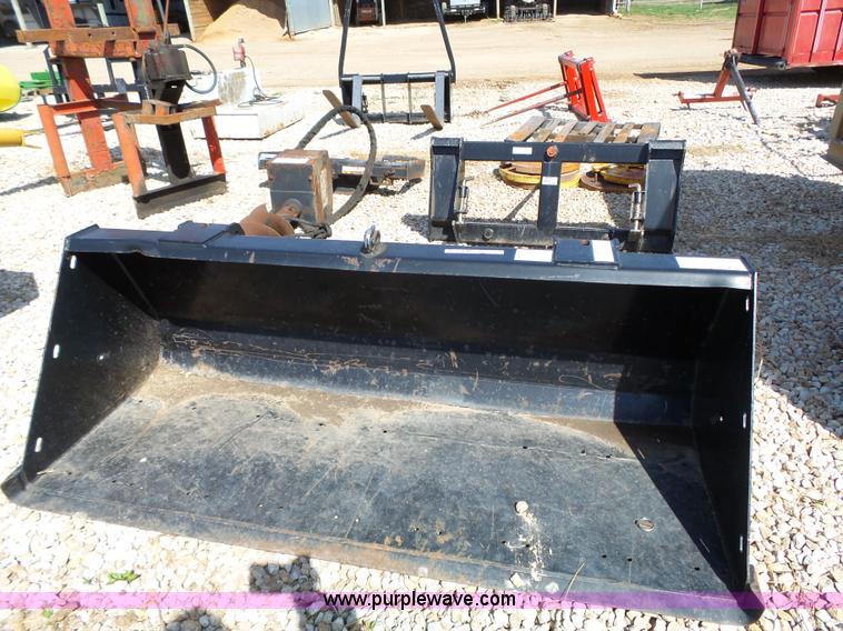 image for item K5247 1972 Allis Chalmers 200 tractor