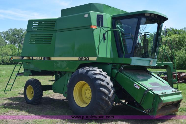 image for item K6648 1991 John Deere 9600 combine