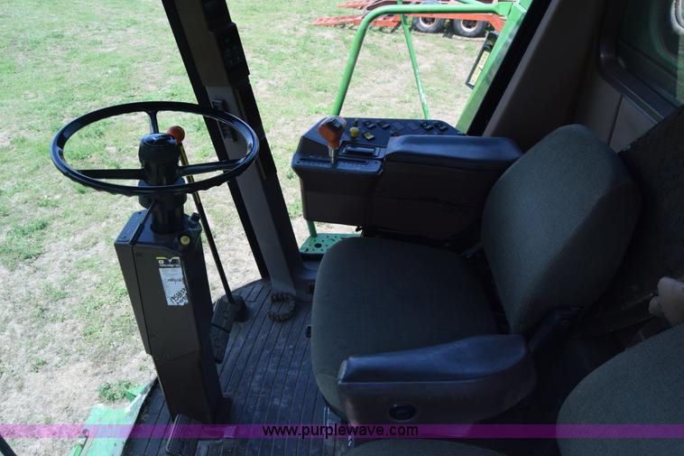 image for item K6648 1991 John Deere 9600 combine