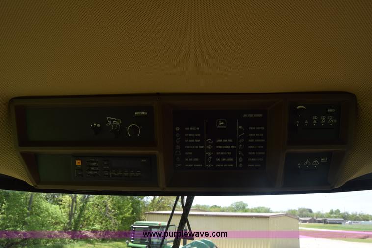 image for item K6648 1991 John Deere 9600 combine