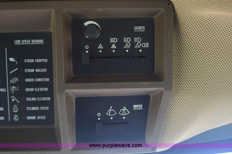 image for item K6648 1991 John Deere 9600 combine