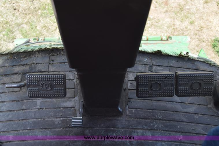 image for item K6648 1991 John Deere 9600 combine