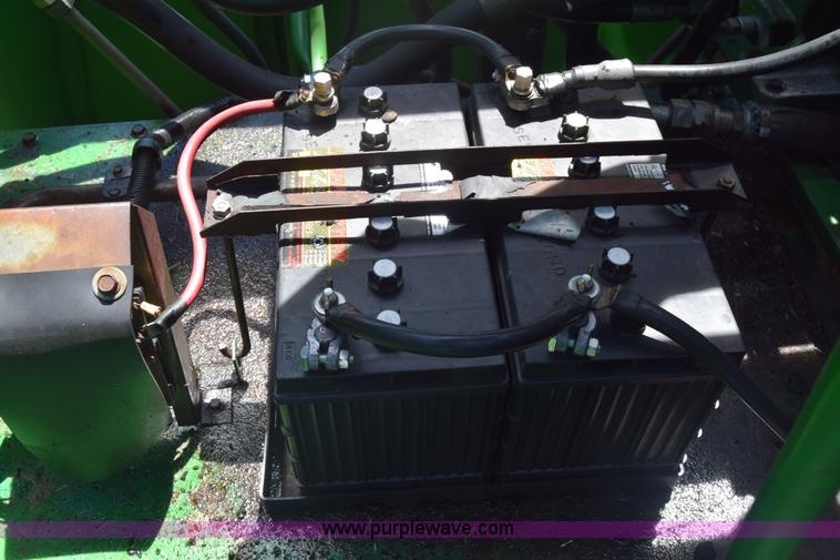 image for item K6648 1991 John Deere 9600 combine