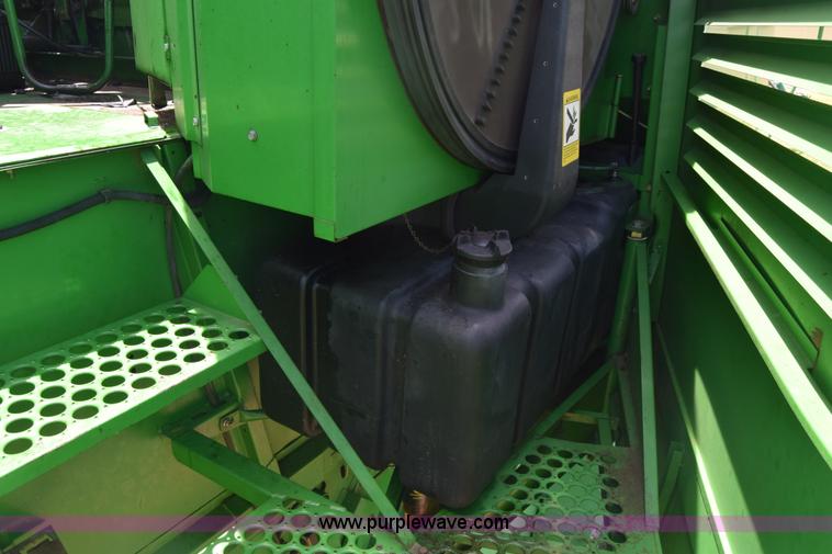 image for item K6648 1991 John Deere 9600 combine