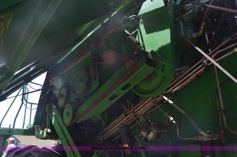 image for item K6648 1991 John Deere 9600 combine